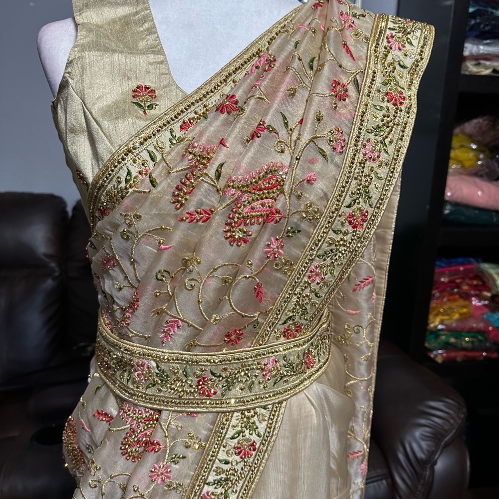Saree - image 2